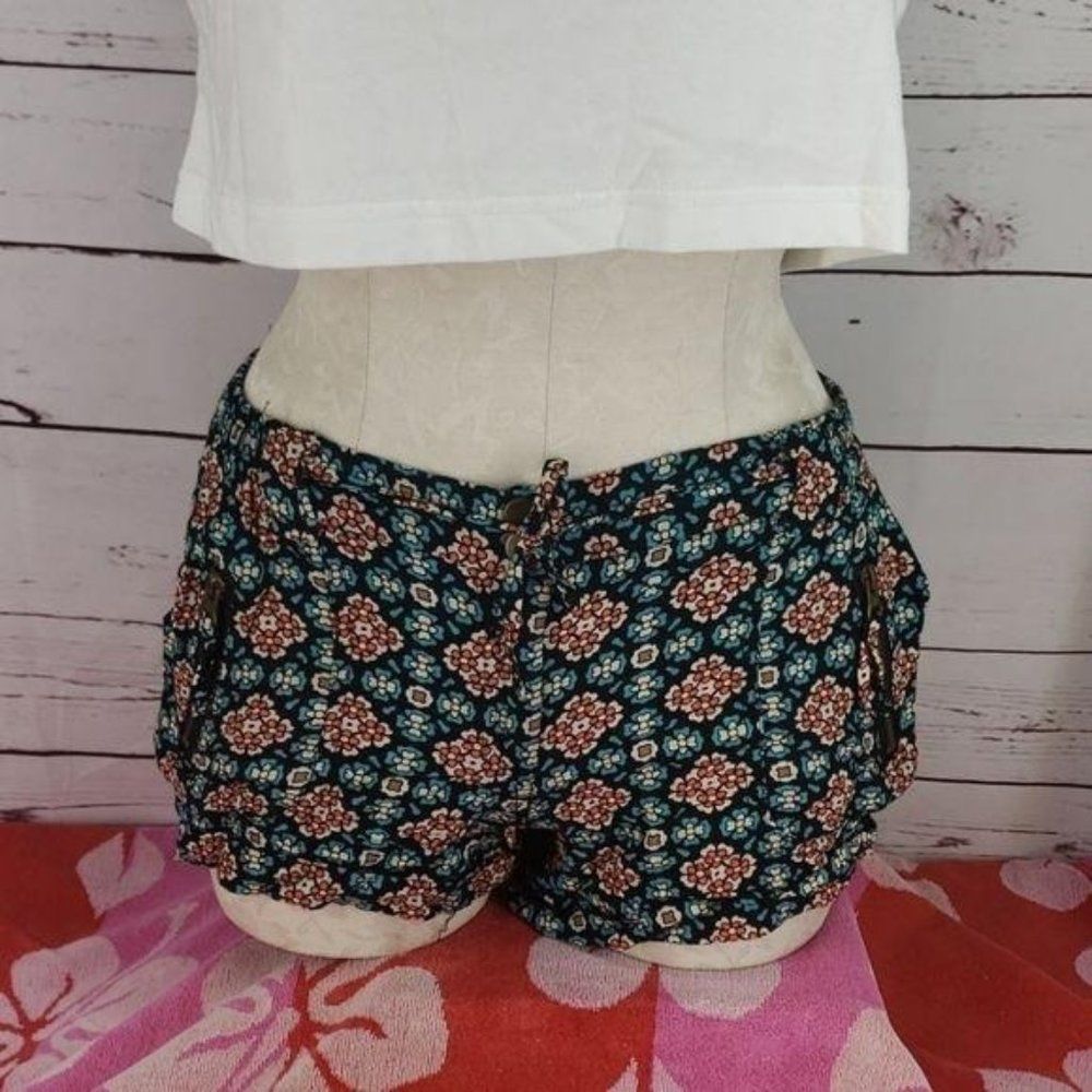 American Rag Bold Floral Print Elastic Drawstring Waist Size Small Shorts